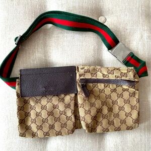 PRE LOVED Gucci Belt Bag in Ebony Beige Monogram GG with Signature Webbing